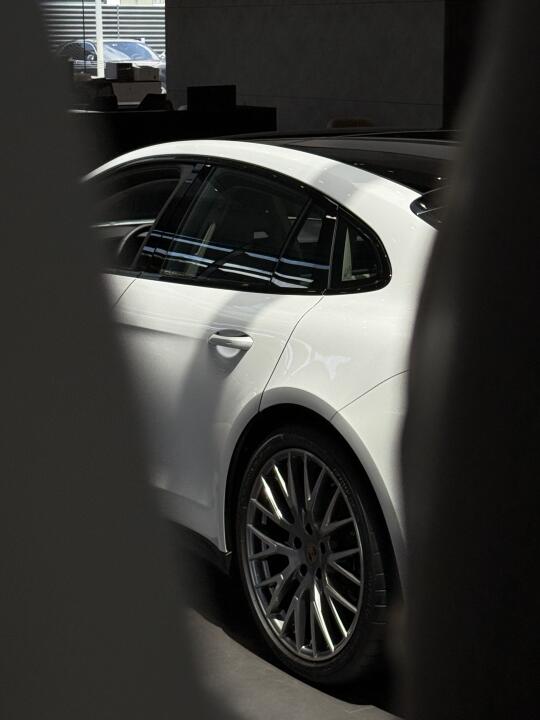 🤍Panamera 像极了我的白月光静静呆在那