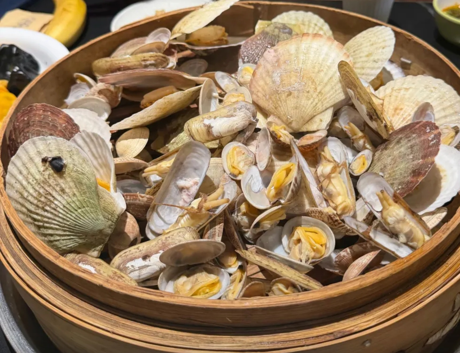 青岛的夏天就是海风配海鲜，我又错过了