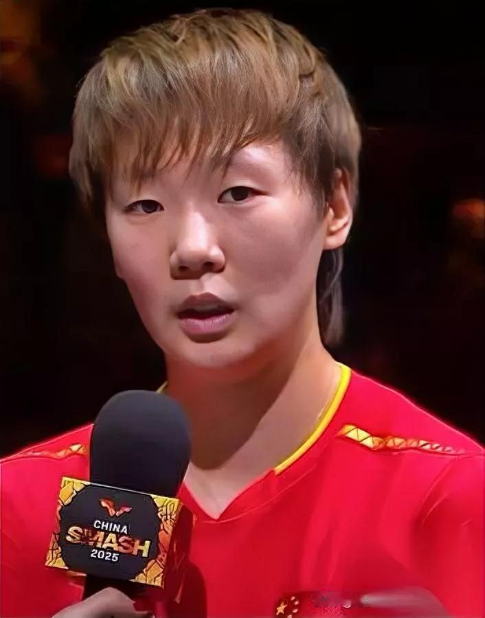 王曼昱赢了却让人心疼

现场这幕看得人直冒火！

比赛全程被闪光灯疯狂干扰，第一