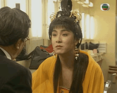 张卫健是怎么做到这么妩媚灵动的？妈呀……他这个表情动作，女人都自愧不如，我跟你说
