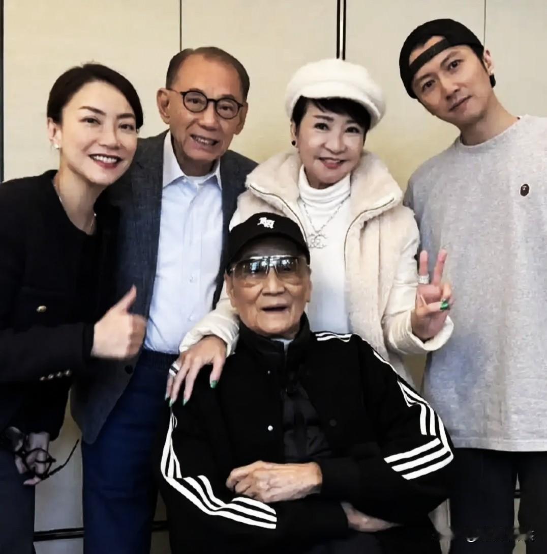 谢霆锋的父亲谢贤89岁高龄仙逝，在网上和娱乐圈激起了一波波涟漪，因为无论逝者谢贤