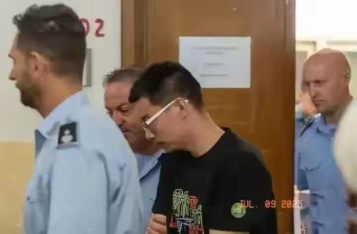 正本清源，权威信息。

中国营救孟晚舟动用的人力资源是举国体制，而且孟晚舟一直在