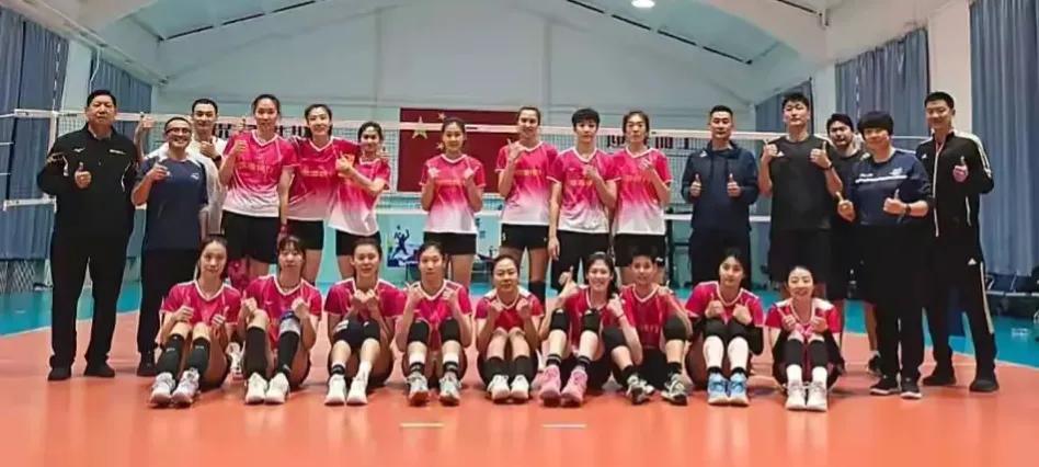 [赞][祈祷]天津女排3:1战胜北京女排，豪取4连胜挺进8强。
    4局比分