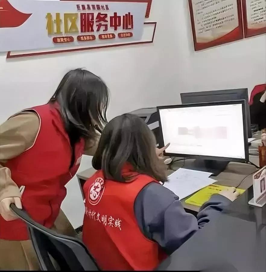 干基层久了

我不敢乱同情了

前几天来哭诉求救的老太太，直接把我们一办公室人都