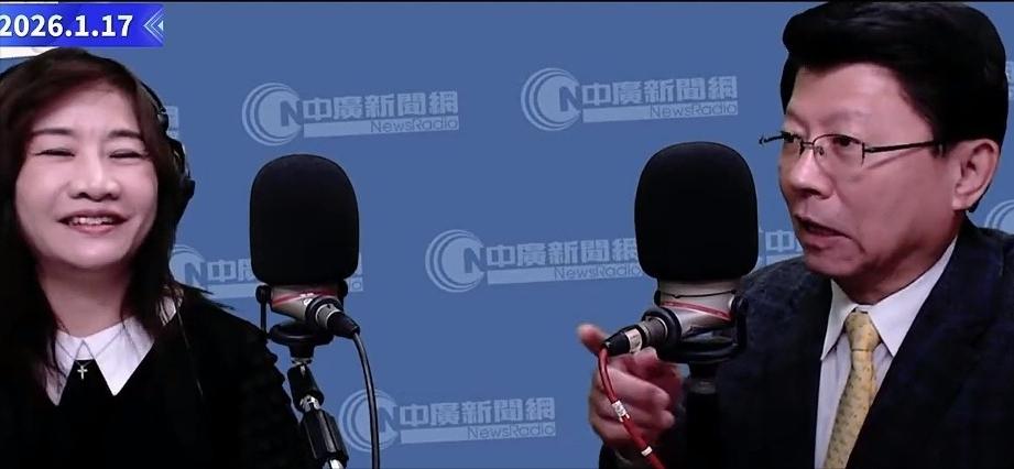 台蓝营“立委”谢龙介直言，台湾跟中国大陆要对等要有尊严，我请问你，你跟美国有对等