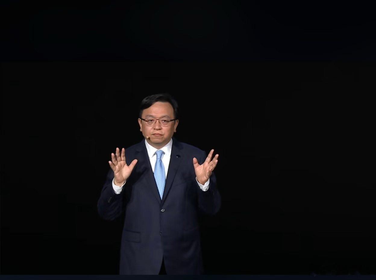王传福谈用户不敢用辅助驾驶我觉得用户不敢用辅助驾驶，核心是对技术没信心、怕担风险