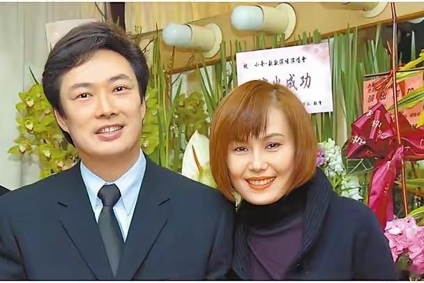 歌手费玉清一生未婚。2019年他在台北小巨蛋完成告别巡演后，正式封麦退圈，过起了