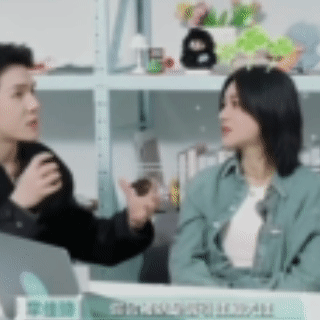 李佳琦追着尚雯婕喂饭拒绝剧本化营业，李佳琦和尚雯婕随性聊天式交流，分享经验顺其自