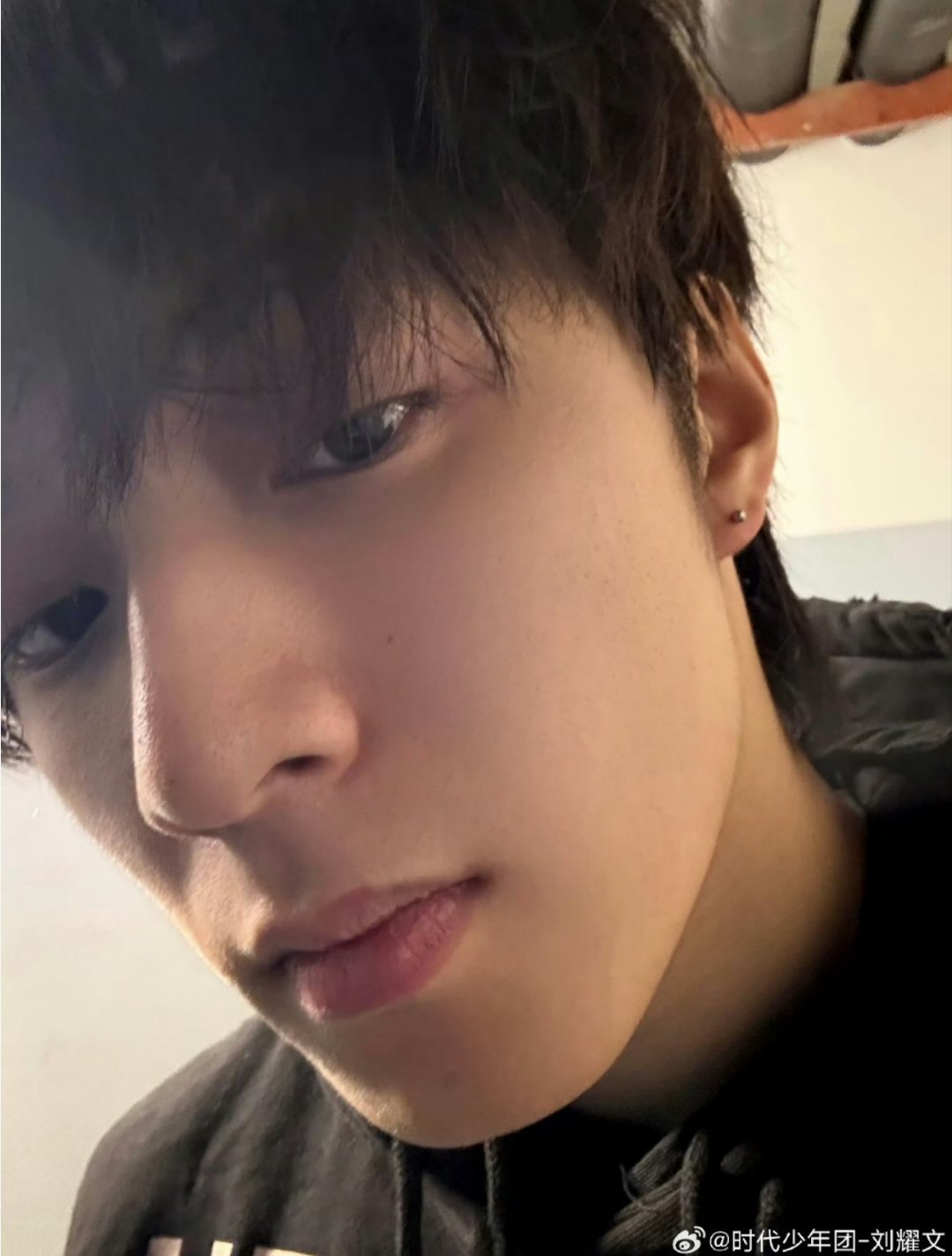 文朱 耳洞cp啊啊啊这个时间线也太巧了吧！😱一个刚说打完，一个就晒出来，很难不