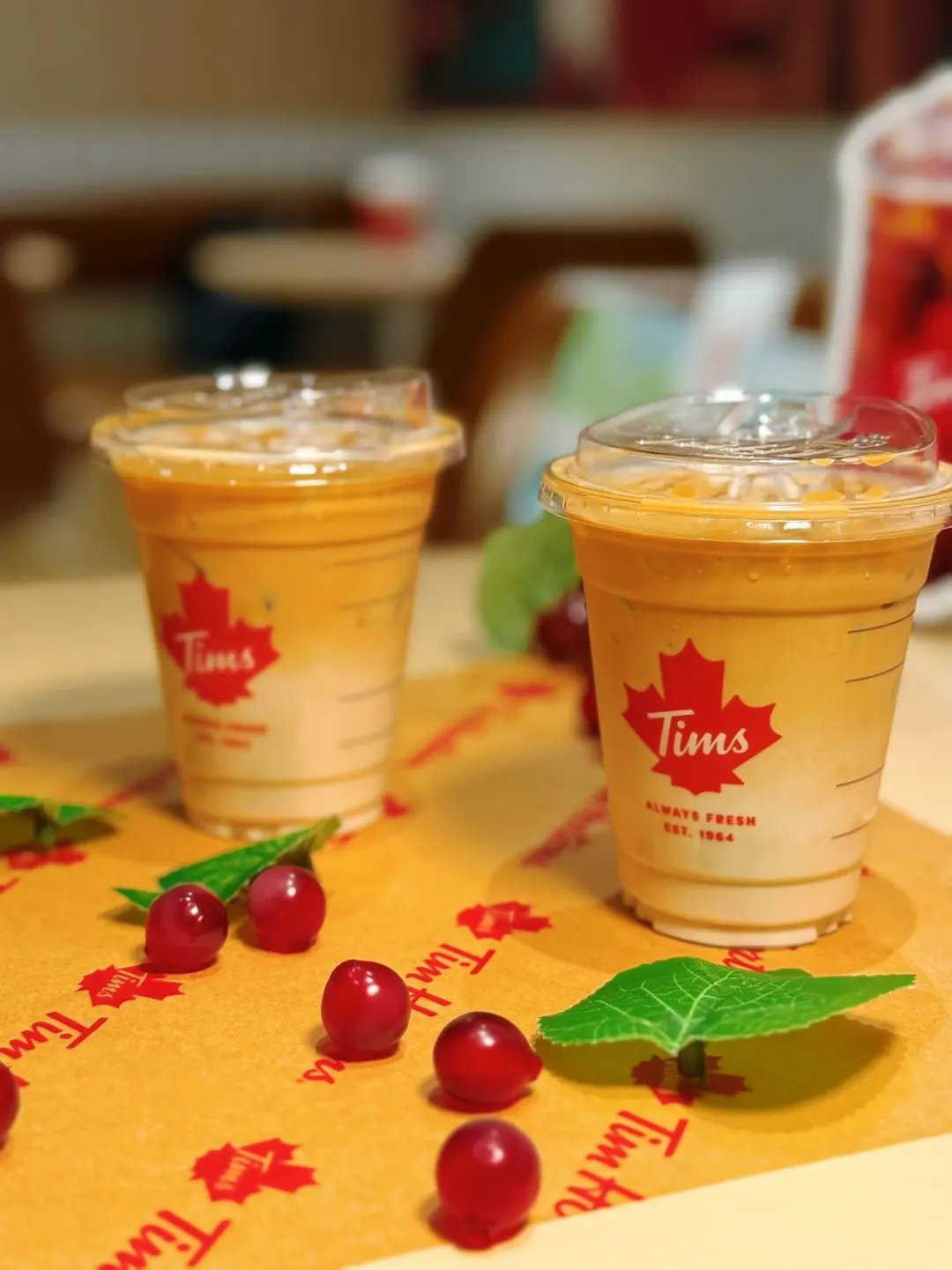 Tims夏季新品，杨梅咖啡配贝果双双惊艳