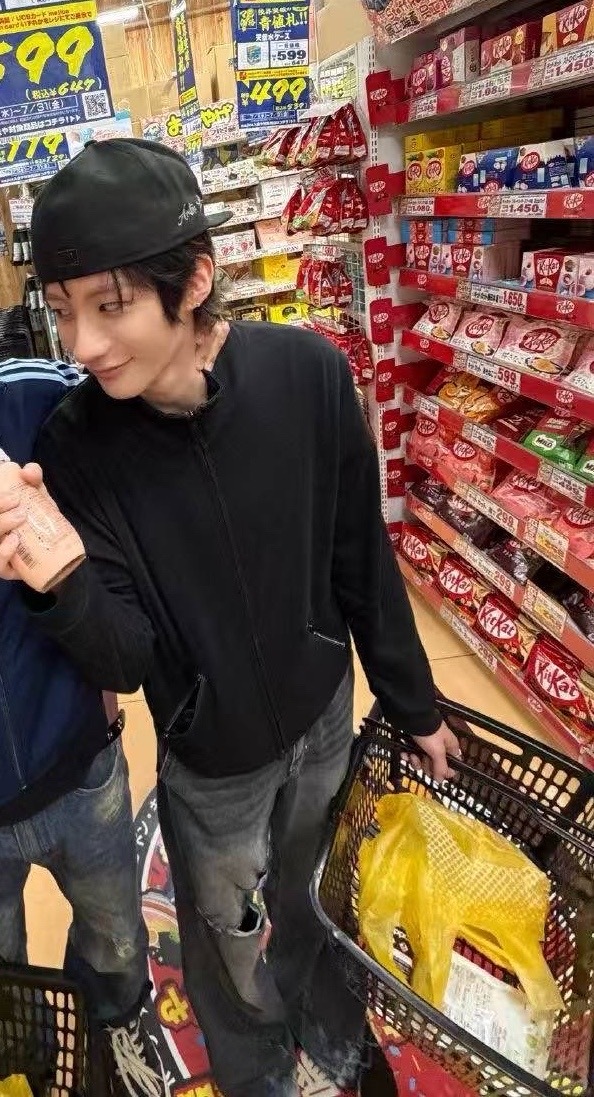 李灿荣买打火机油干什么？是自己用的还是帮宋银硕带的