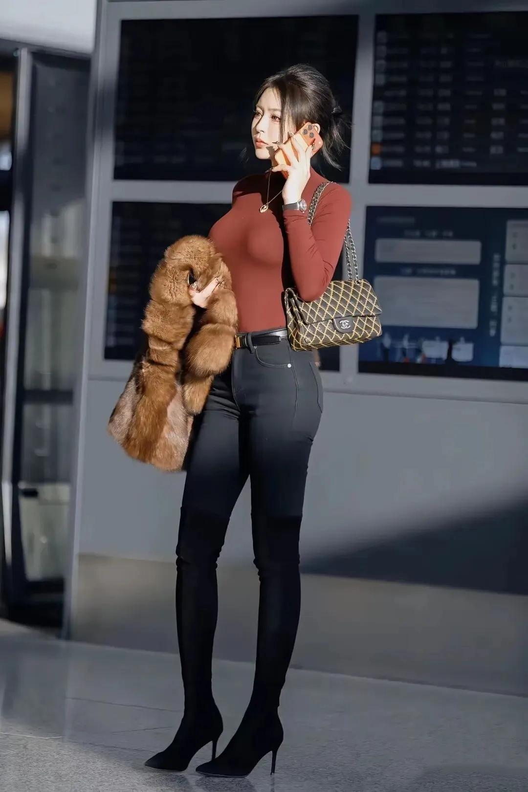 年少不知阿姨好