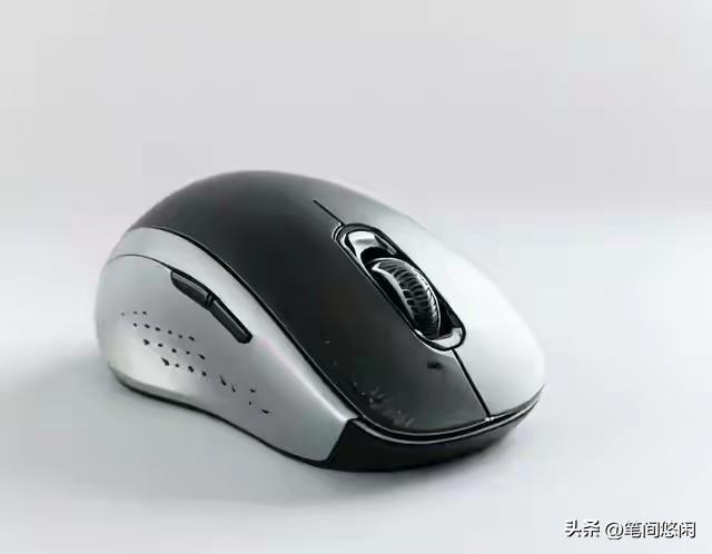 罗技中国官方能够发布如此大胆的文案，责任在谁？背后的逻辑是什么？笔者大胆地猜想一