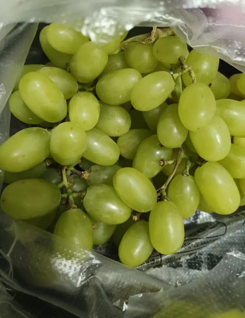 不要可怜任何一个没有生意的摊贩
一个水果摊贩，没有生意绝对是有原因的。
永泰地铁