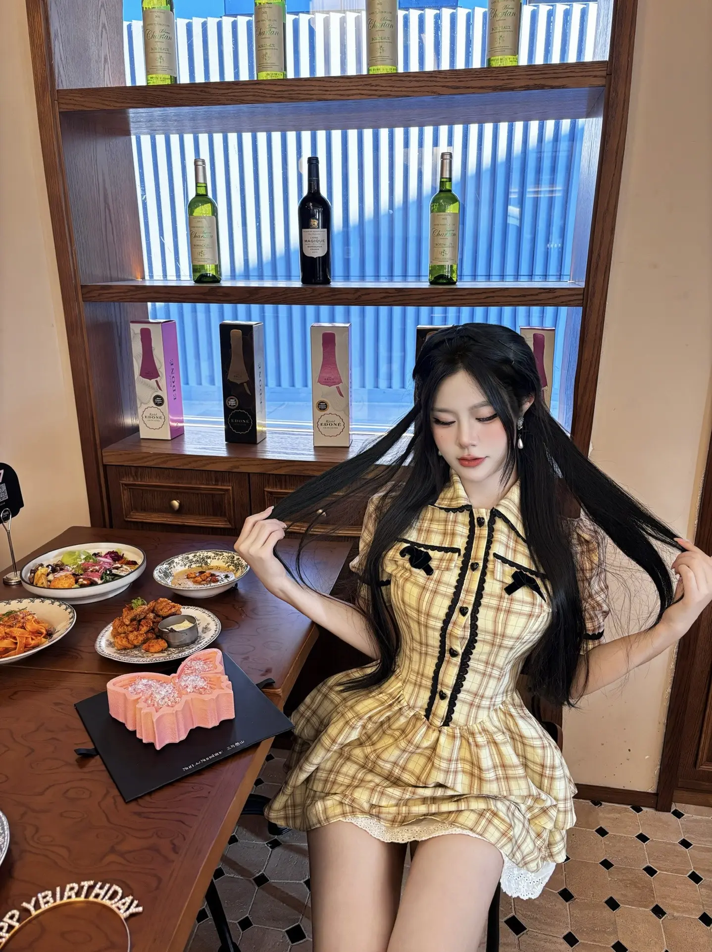 今天不是毒妇  是甜妹。