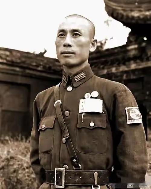 一个叫吴石，一个叫陶建芳。他们都是共产党地下工作者，最后被国民党枪毙了。
 
这