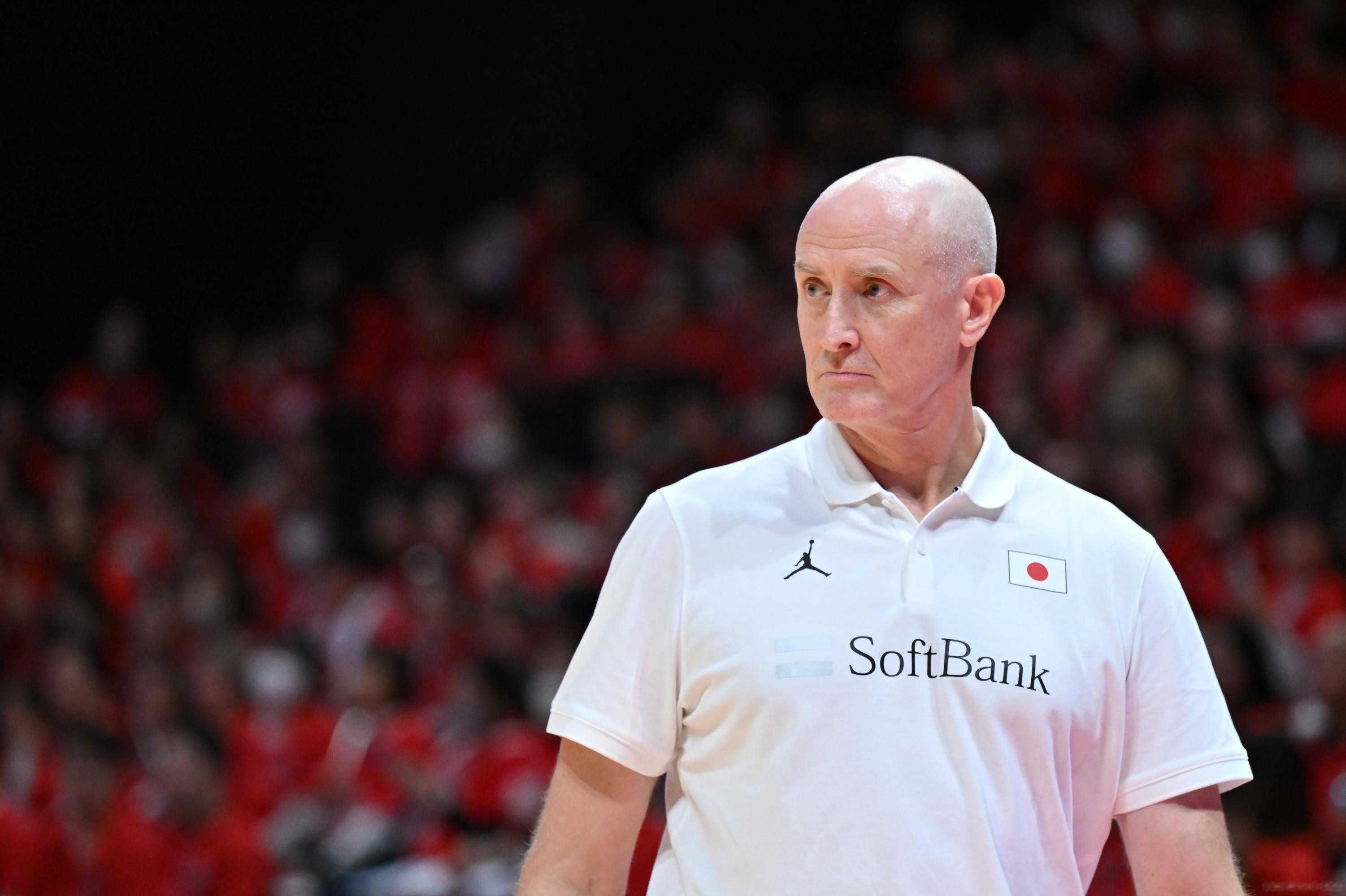 中日世预赛倒计时，日本男篮主帅霍瓦斯先下课了…… 中国男篮vs日本男篮