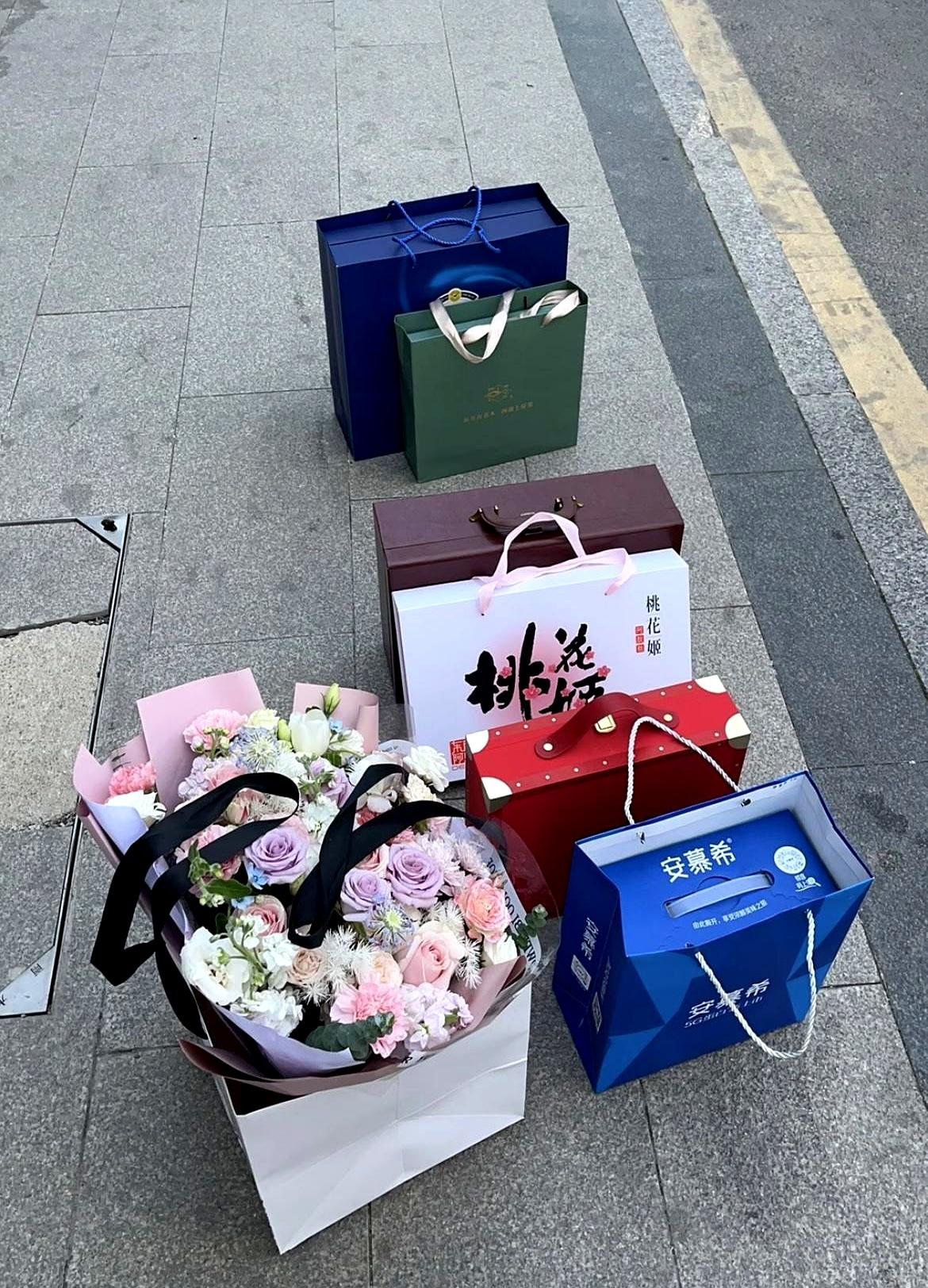 昨天在男友家吃饭时，未来婆婆轻飘一句：好姑娘不收彩礼，张口要钱就是把女儿当货。