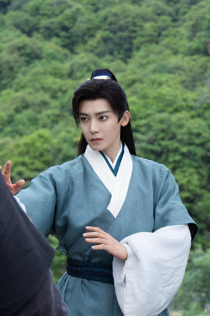 侯明昊隐藏款一定是我没错啦救命！侯明昊爆改好六设计师模特，这隐藏款颜值直接杀疯了