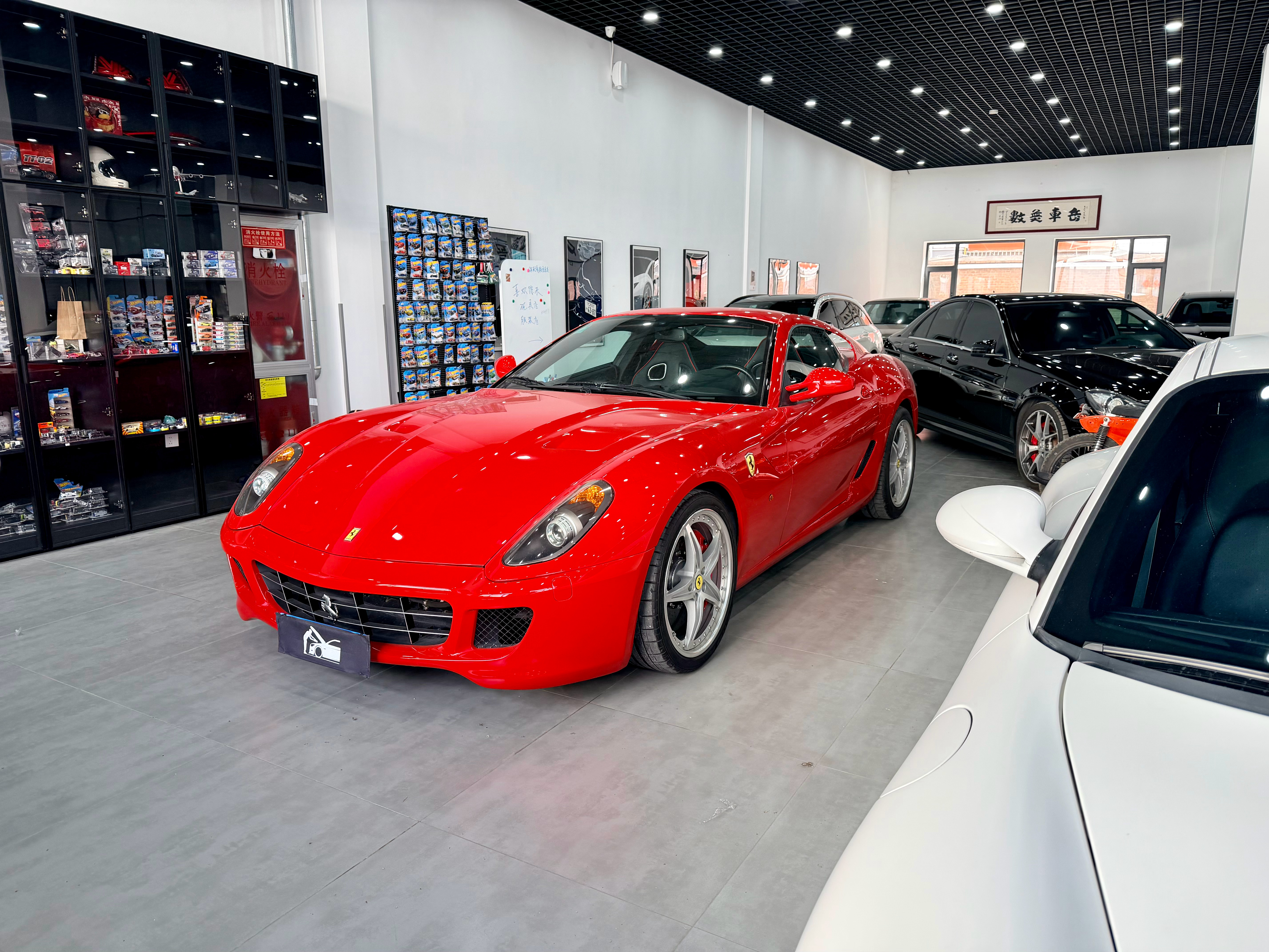 599 GTB，这可是小时候挂历上的车啊！北京牌，1w公里，小时候买不起，现在还