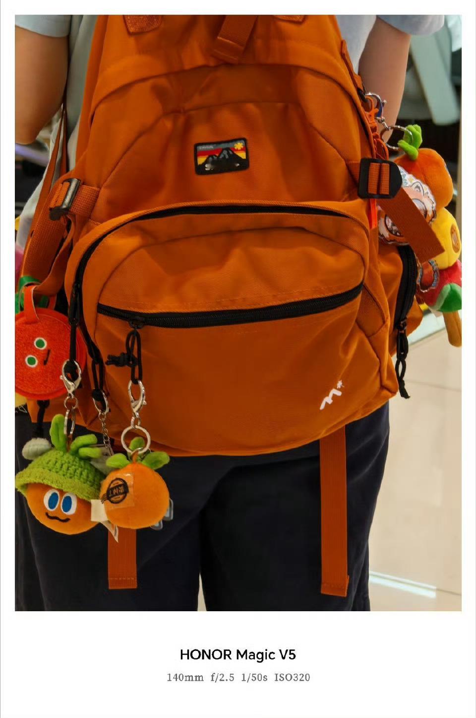 老庙黄金致歉一开始还真的以为是五月天和老庙黄金联名了呢，合着闹了半天是擦边蹭热度