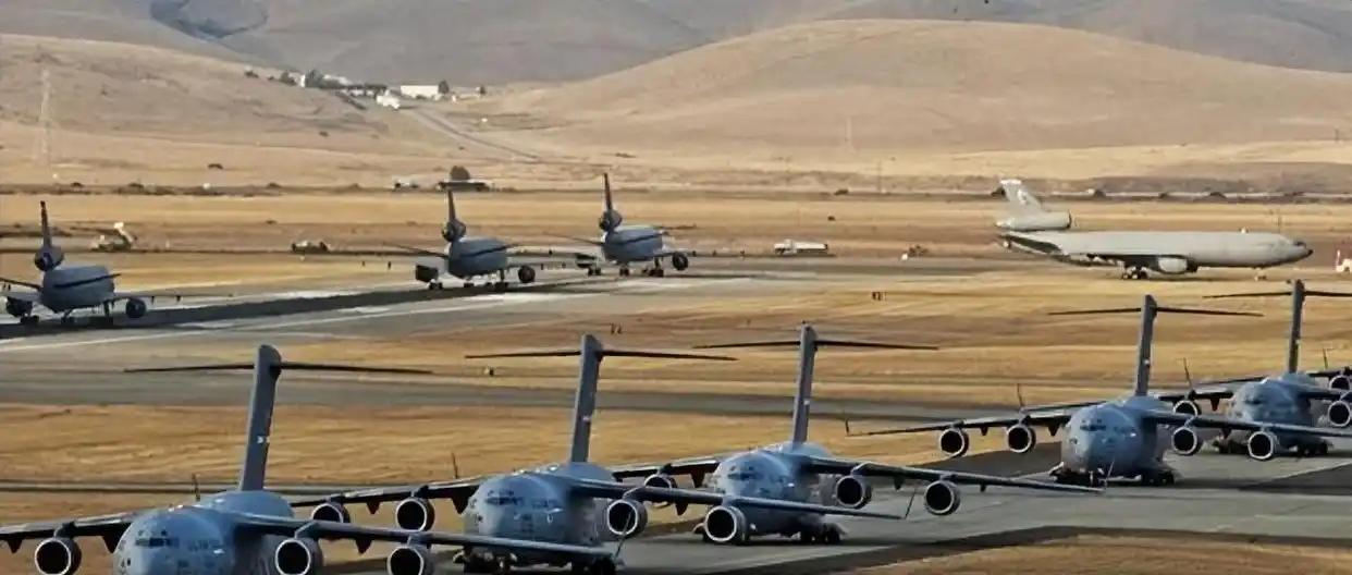 美国政客喊着"轰炸中国本土"喊了多少年，终于有人认真算了一笔账！你真以为美军打中