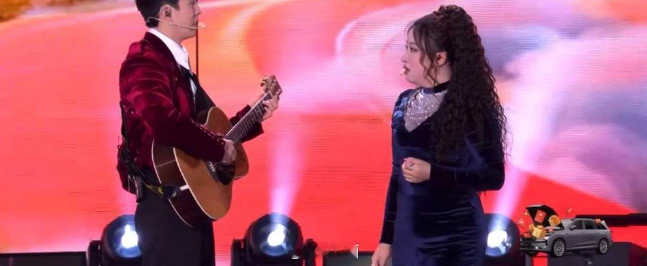 李川一车花海求婚锤娜丽莎锤娜丽莎被李川求婚当场落泪哇塞！李川太浪漫啦，竟用一车花