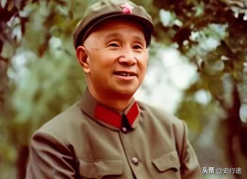 1955年授衔十大元帅，都说“战神”粟裕应该位列十大元帅，那么请问可以替代下面的