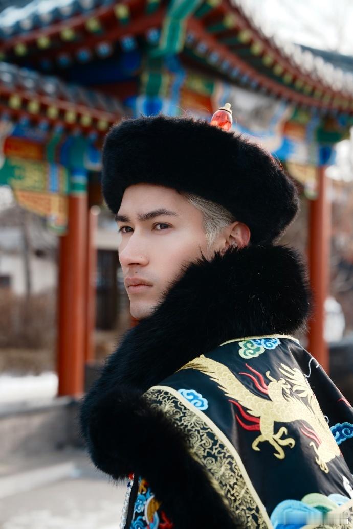 米卡重生之我在中国当王爷米卡可真的太适合这个造型了好帅 