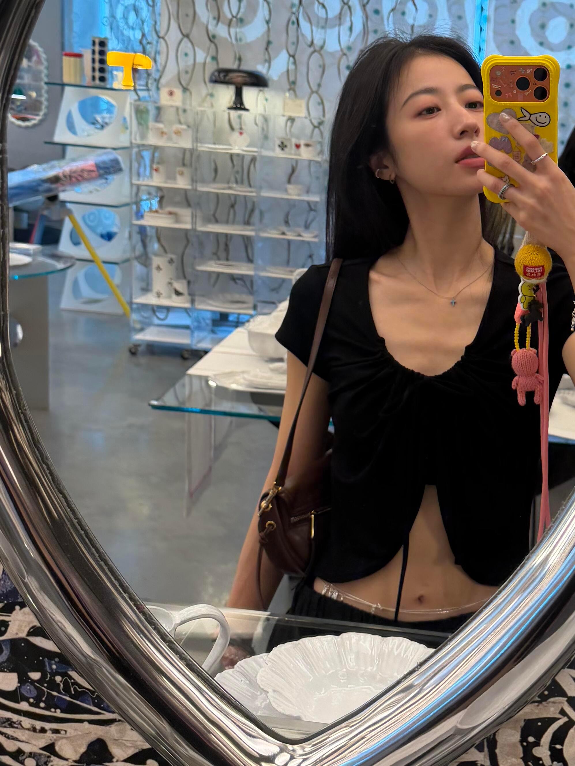 周雨彤你这个腰链啥意思嘛