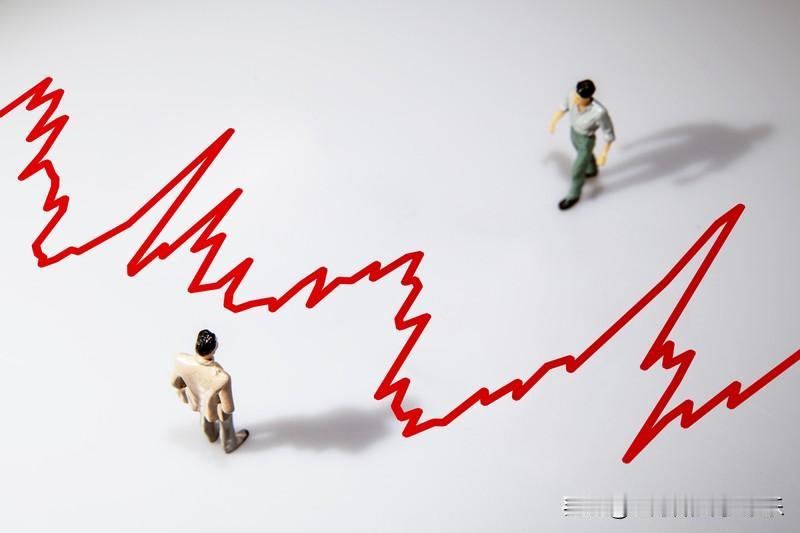 一个反直觉的事实：很多人不是在熊市亏钱，而是在牛市亏光的。

熊市里人们战战兢兢