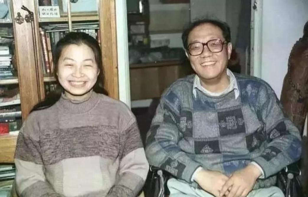 2010年，作家史铁生突发脑溢血，医生问他的妻子：“要不要救？”陈希米回应：“不