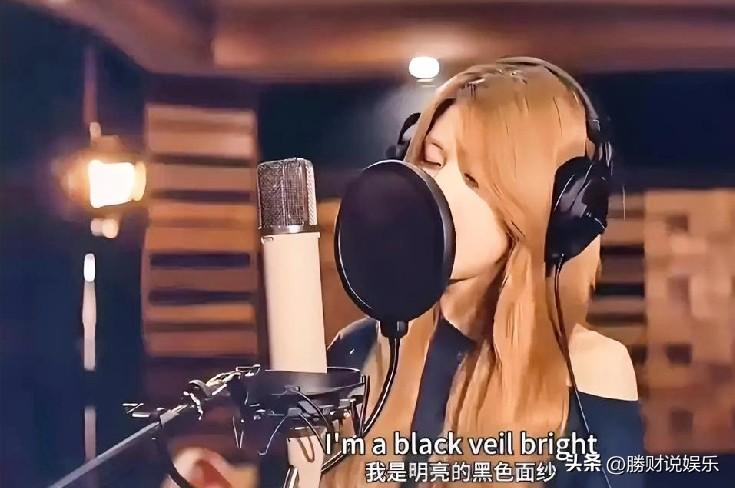 赵露思，你的新歌简直杀疯了！国际巨星制作人亲飞成都邀你录歌，这待遇堪称顶流标配！