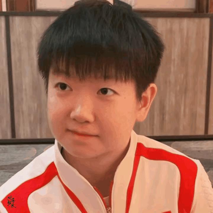 哇塞！莎莎太厉害啦！在澳门冠军赛上，她简直像开了挂一样，连续打败了三个韩国队员！