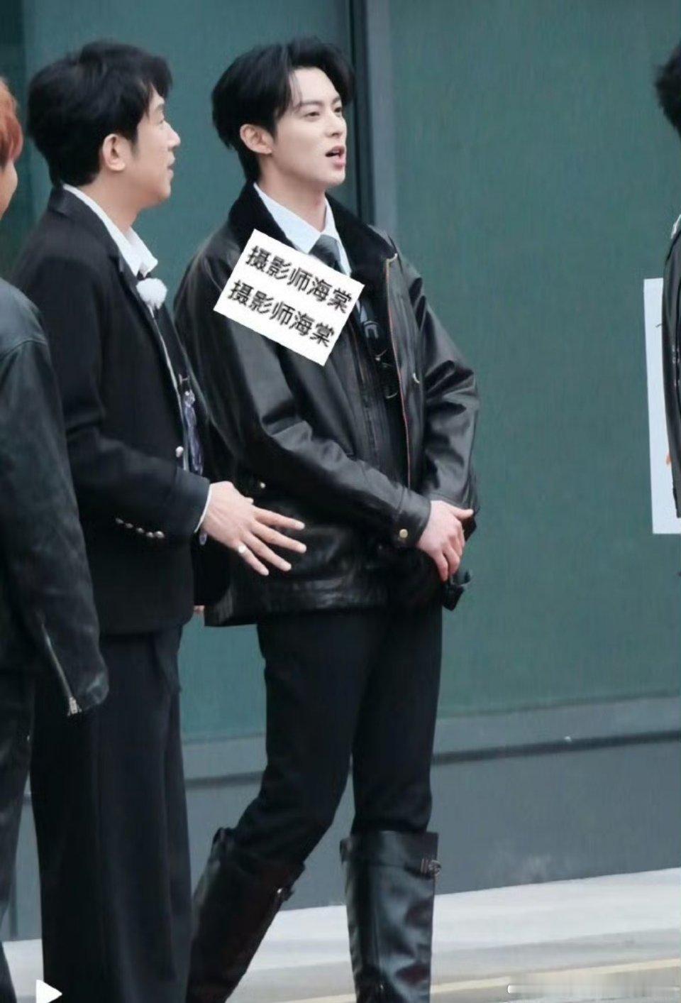 王鹤棣、刘耀文、邵子恒宇宙闪烁请注意今日录制造型路透 