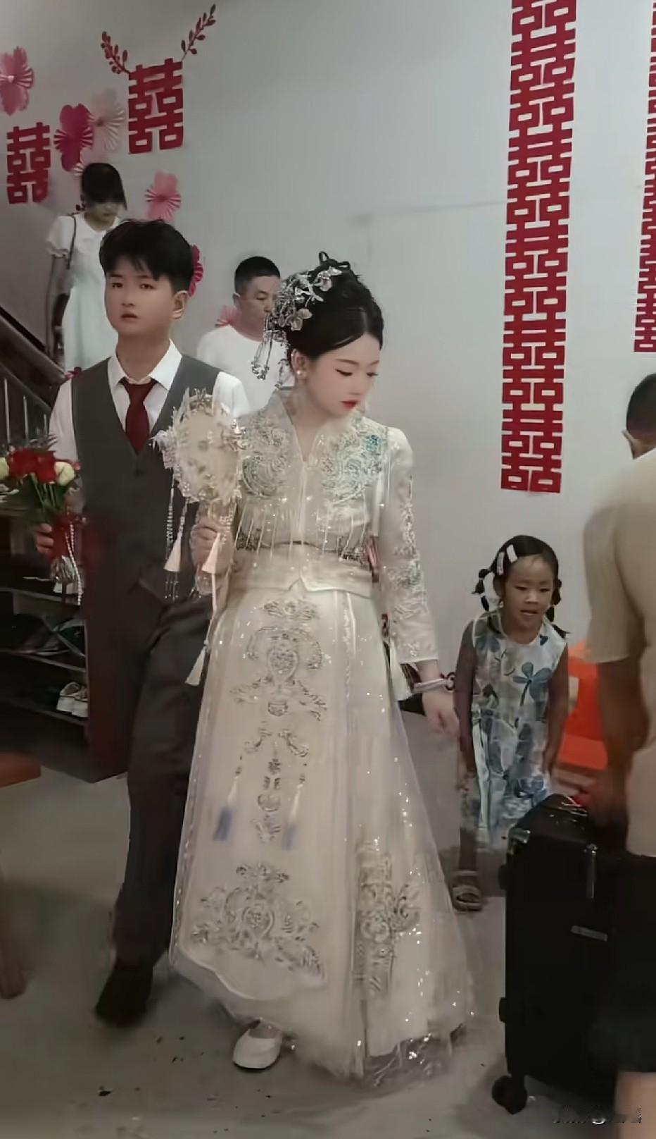 双喜临门多好呀，陌生人送祝福
