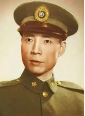 1948年8月，毛人凤得知亲信戚再玉、张亚民被抓后，去电淞沪警备司令部让放人，不