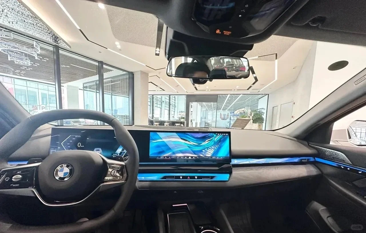 看了宝马5系的内饰，我终于明白Bba现在销量明显下滑的原因。
说出来大家别不信，...