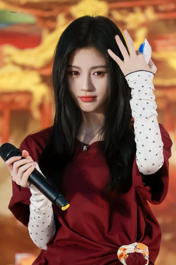 jjy鞠婧祎万花世界 jjy 鞠婧祎苏绿夏  你在左邊 我緊靠u ₊˚⊹ ୨୧ 