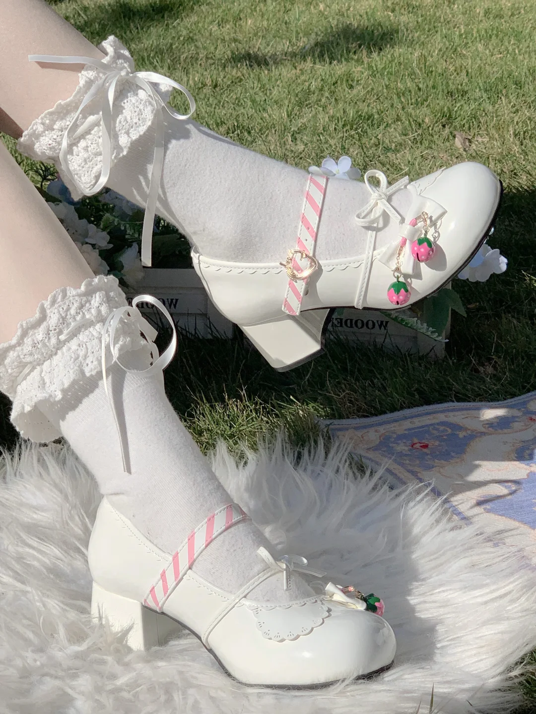 拜托 女孩子真的拒绝不了这双小草莓🎀