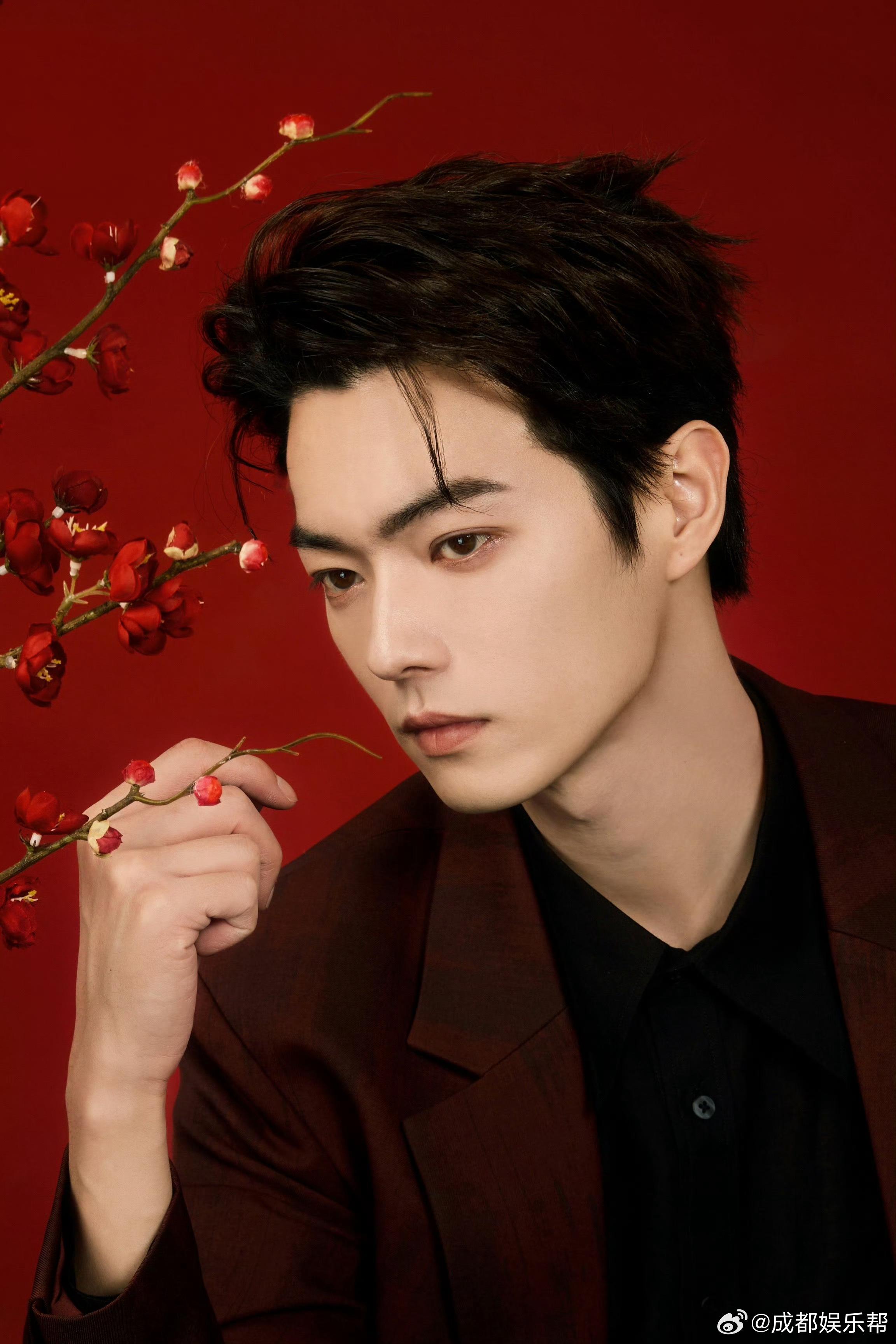 许凯0305生日快乐颜值与演技并存，用作品说话的 今天是你生日，生日快乐🎂。从