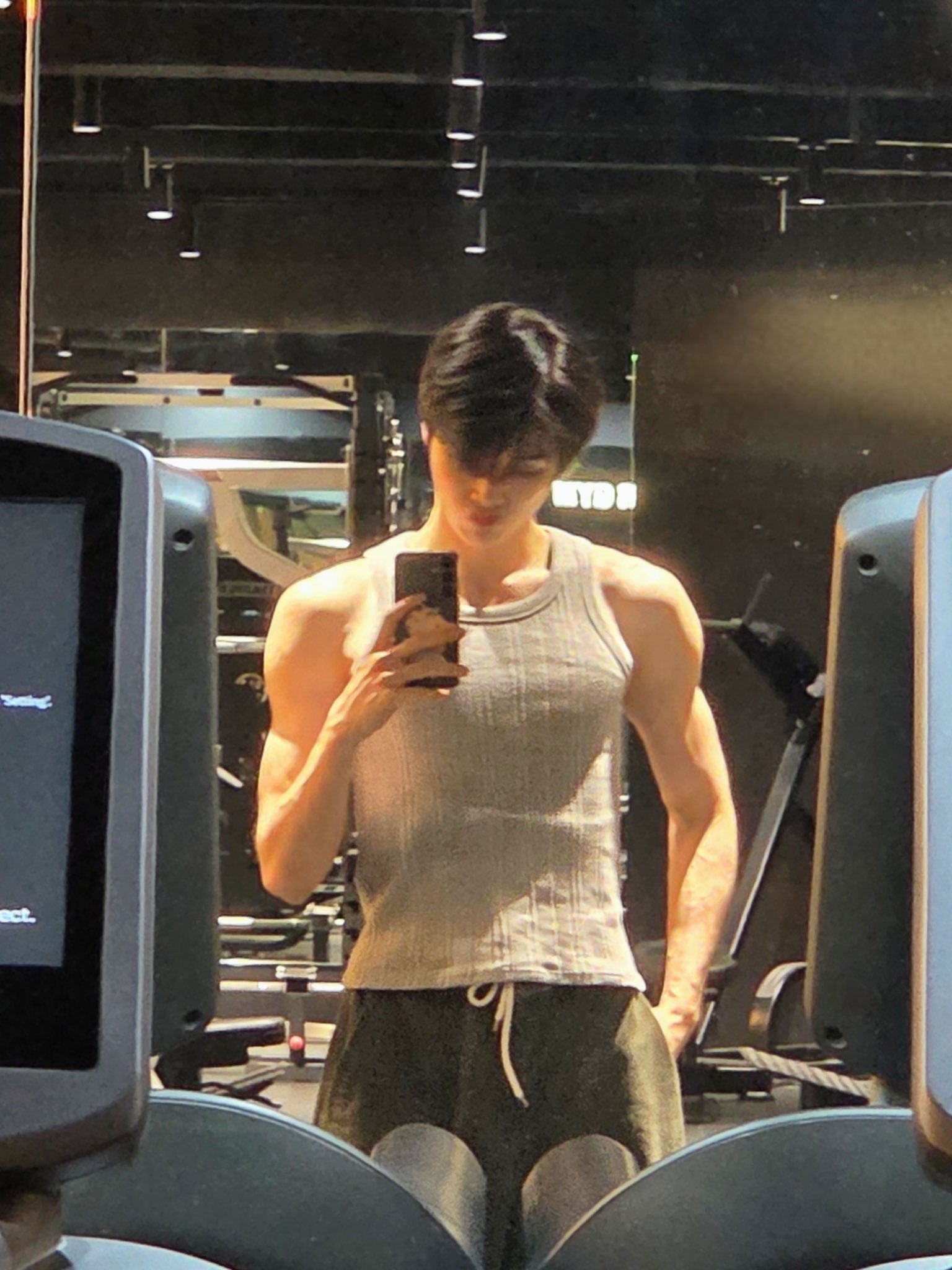 满满安全感的成灿nim🥹 ​​​