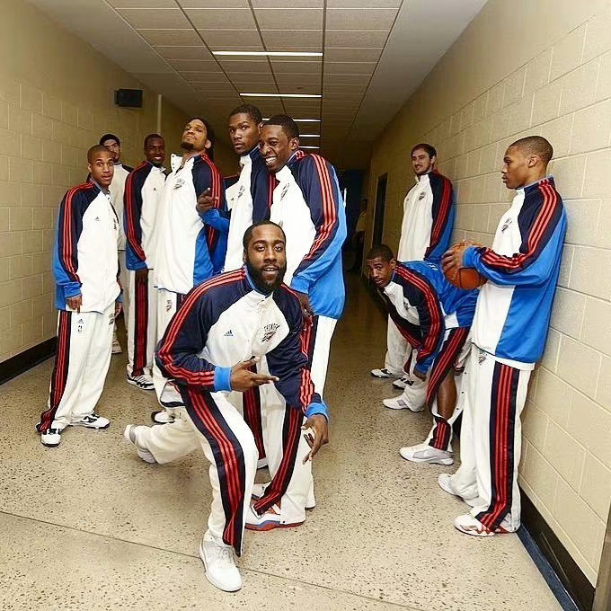 如果霍福德赢得今年的NBA总冠军，那么哈登将占据现役榜首！NBA历史上参与季后赛