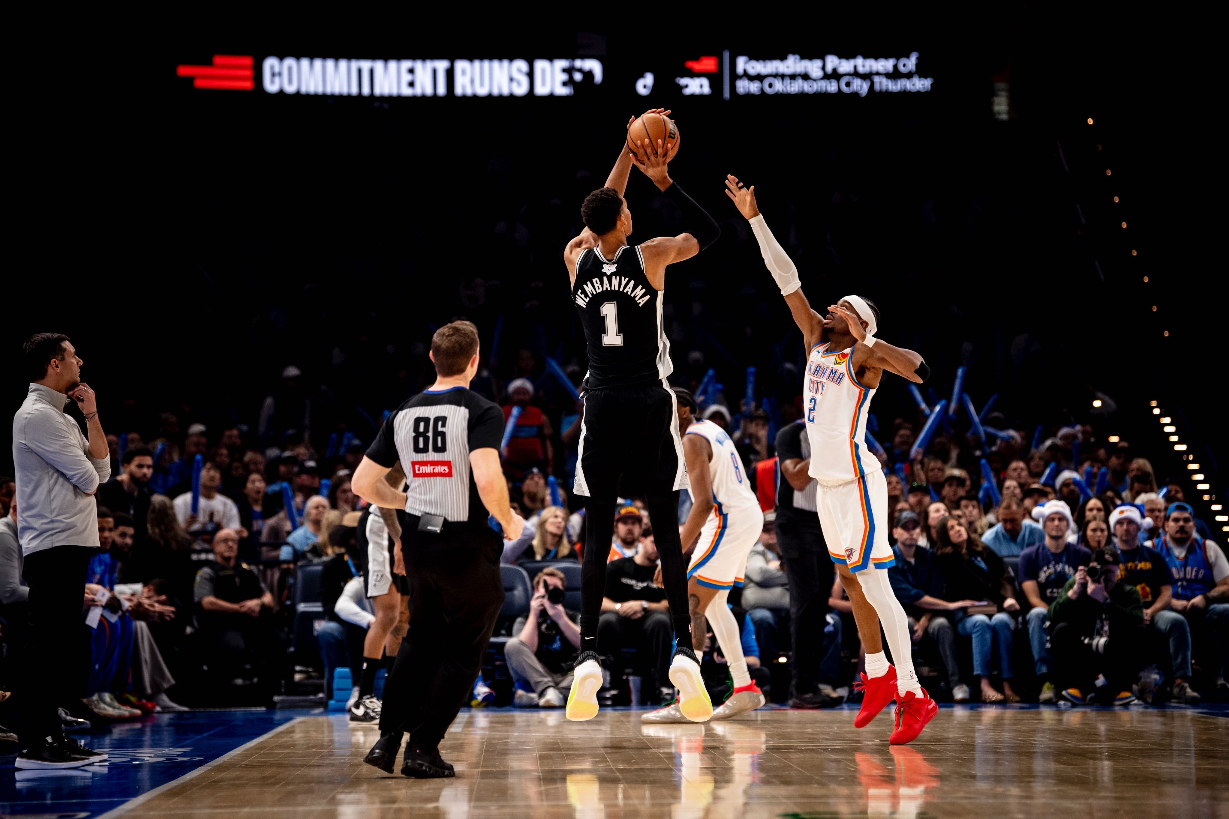 雷霆输的5场里3场输给马刺马刺总__ __新赛季篮不住我的观赛搭子