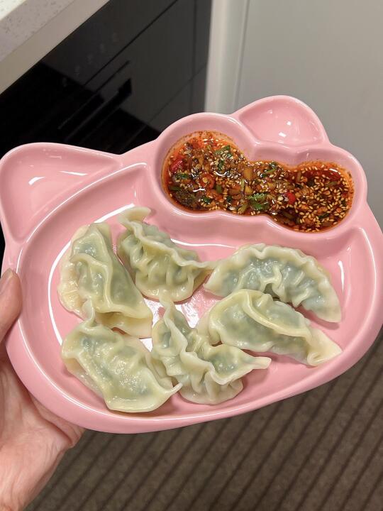 自己在家包的饺子就是好吃！现包现煮！！