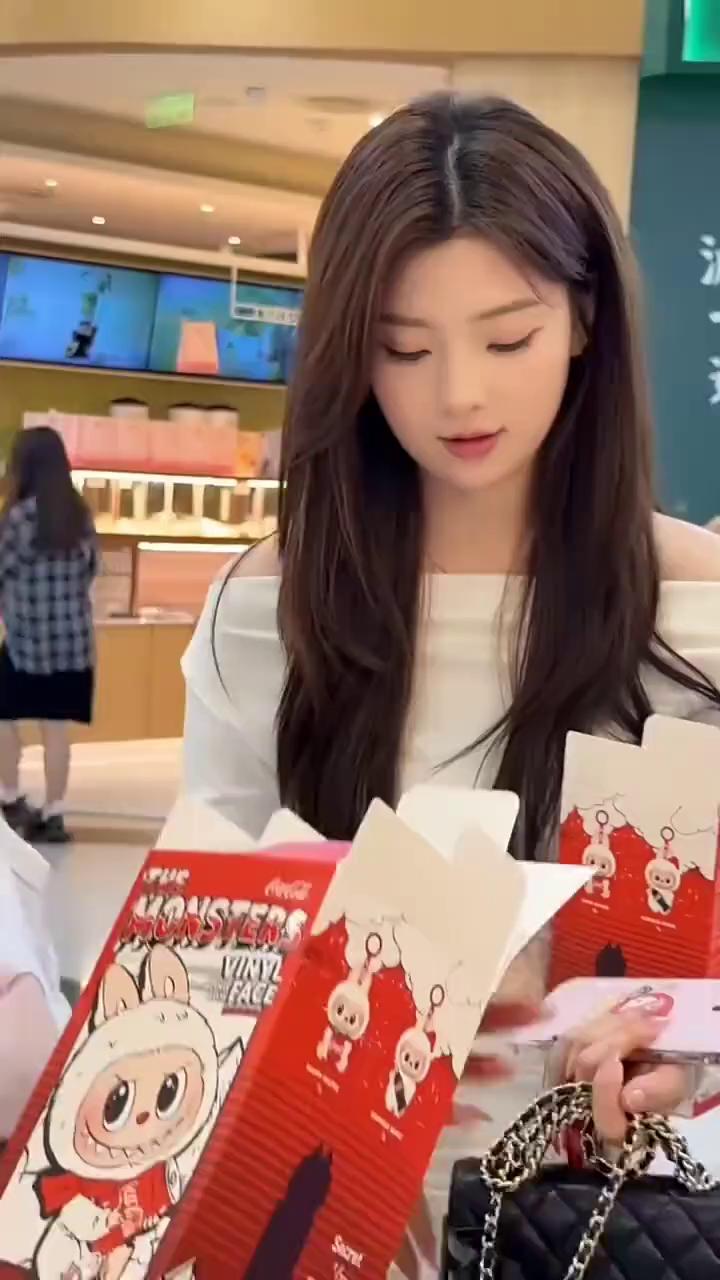 色狼，色狼又来了。色狼又来了，色狼都追到西安来了。色狼。