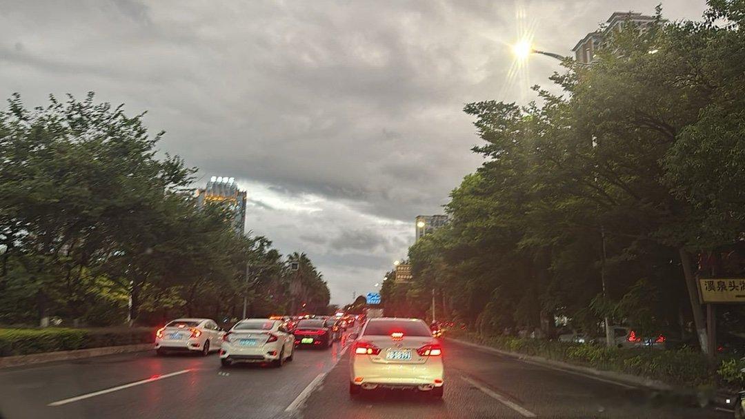 都谁去过节了？发一张此刻照片妈妈看 