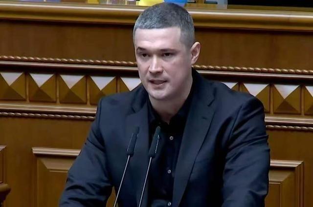 乌克兰其实不用去打败 俄罗斯 ，只要持续不断的消耗下去，五年，十年，甚至是二十年