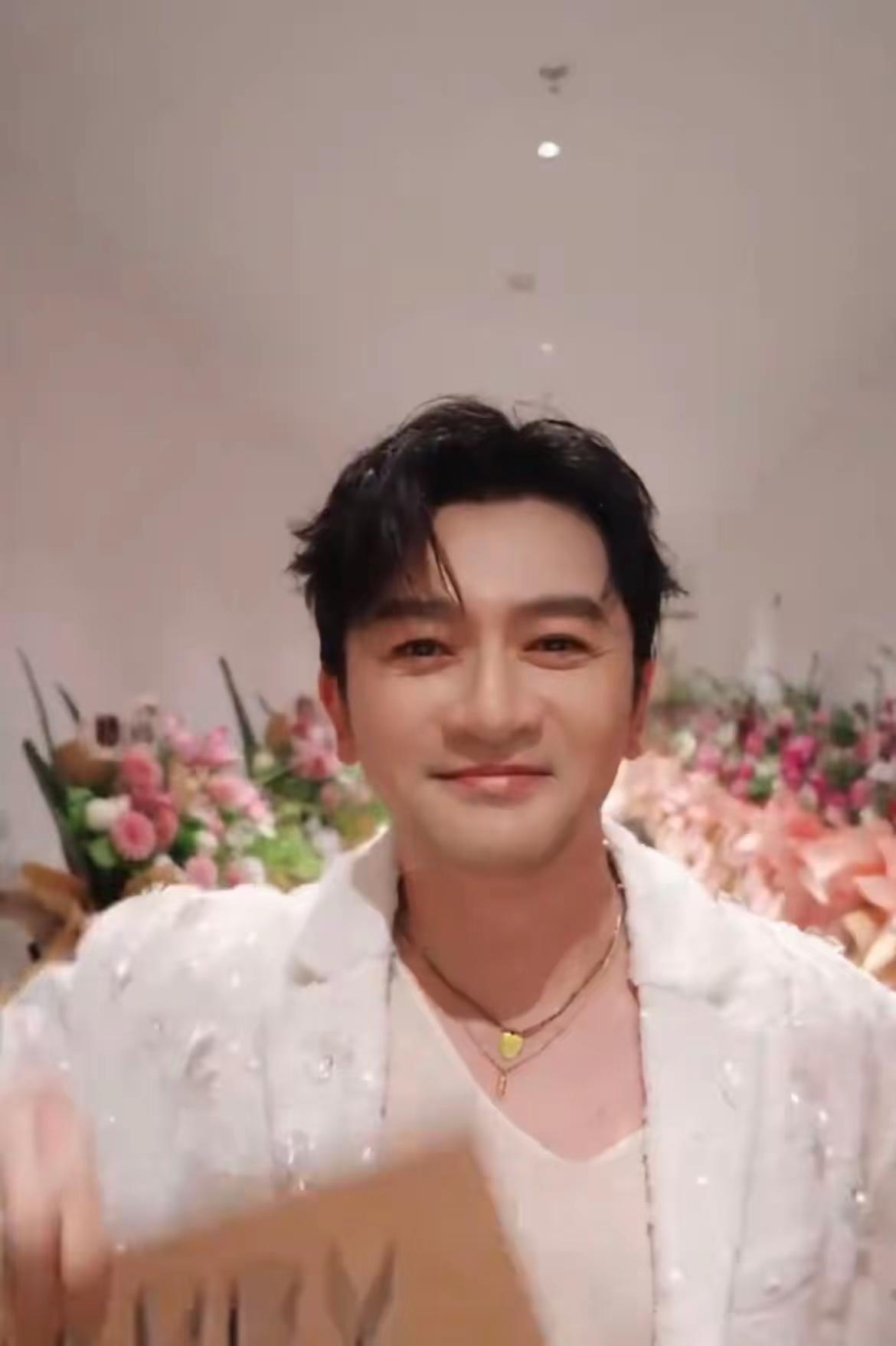 好帅好甜啊😍😍