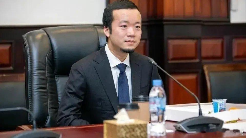 凤凰新闻【分析报告：美国政府或通过黑客手段窃取陈志12.7万枚比特币，国家级的“